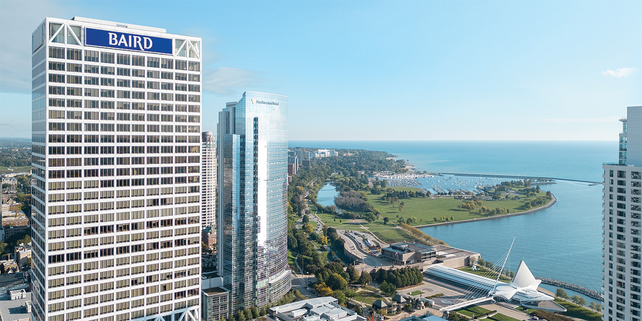  Silver Lakesignage atop U.S. Bank Center in the Milwaukee skyline overlooking Lake Michigan